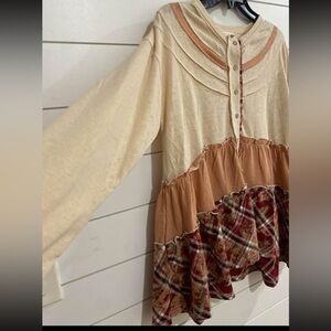 POL Cream and Tan Button-Up Tunic